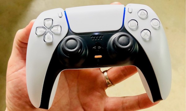 PS5 Hands On Dualsense