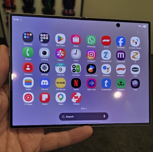 Galaxy Z Fold in the pal of Gerards hand